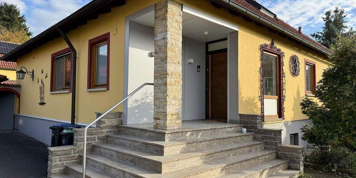 Bungalow Iphofen - 8 Zimmer, 214 m&sup2;, 2.350&euro; | Angebot:25682670