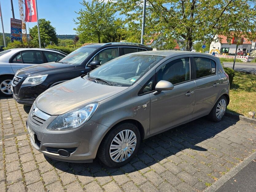 Opel Corsa 244.000 km 2.100 € Randersacker 97236