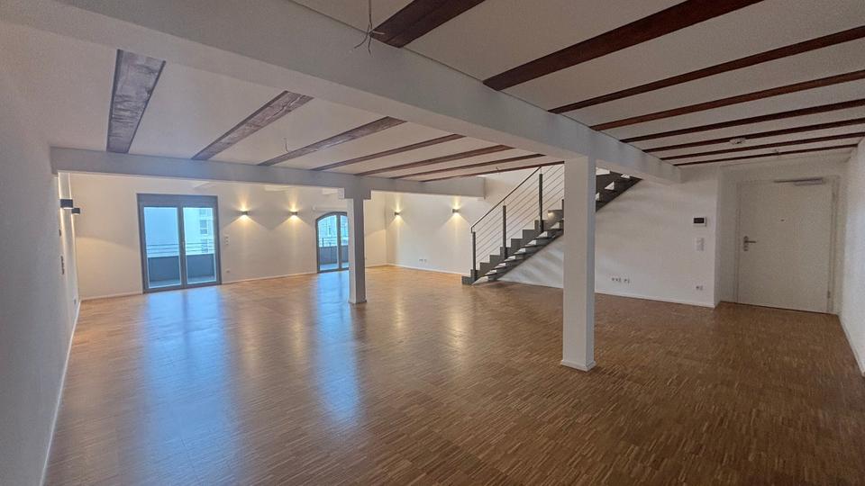 Maisonettenwohnung Würzburg Steinbachtal - 5 Zimmer, 216 m&sup2;, 2.812&euro; | Angebot:25791172