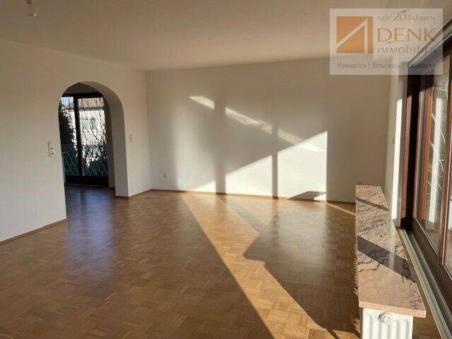 Etagenwohnung Buchbrunn - 5 Zimmer, 120 m&sup2;, 1.140&euro; | Angebot:26894209