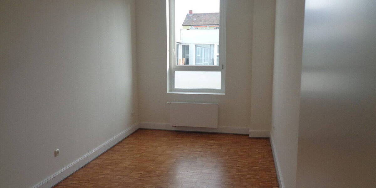 Etagenwohnung Würzburg Zellerau - 4 Zimmer, 124 m&sup2;, 1.630&euro; | Angebot:26290130