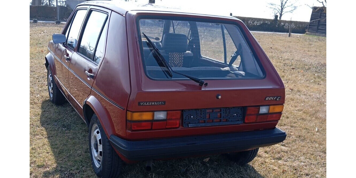 VW Golf I 130.000 km 2.899 € Volkach 97332