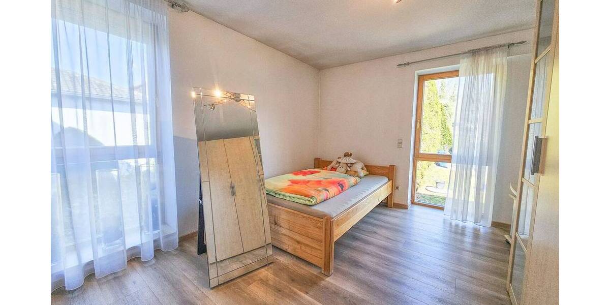 Mehrfamilienhaus, Wohnhaus Dettelbach - 6 Zimmer, 202 m&sup2;, 675.000&euro; | Angebot:26016140