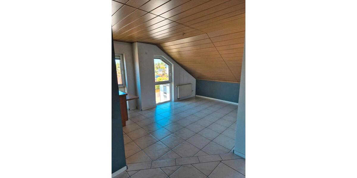 Dachgeschoßwohnung Marktheidenfeld - 2.5 Zimmer, 77 m&sup2;, 240.000&euro; | Angebot:26709545