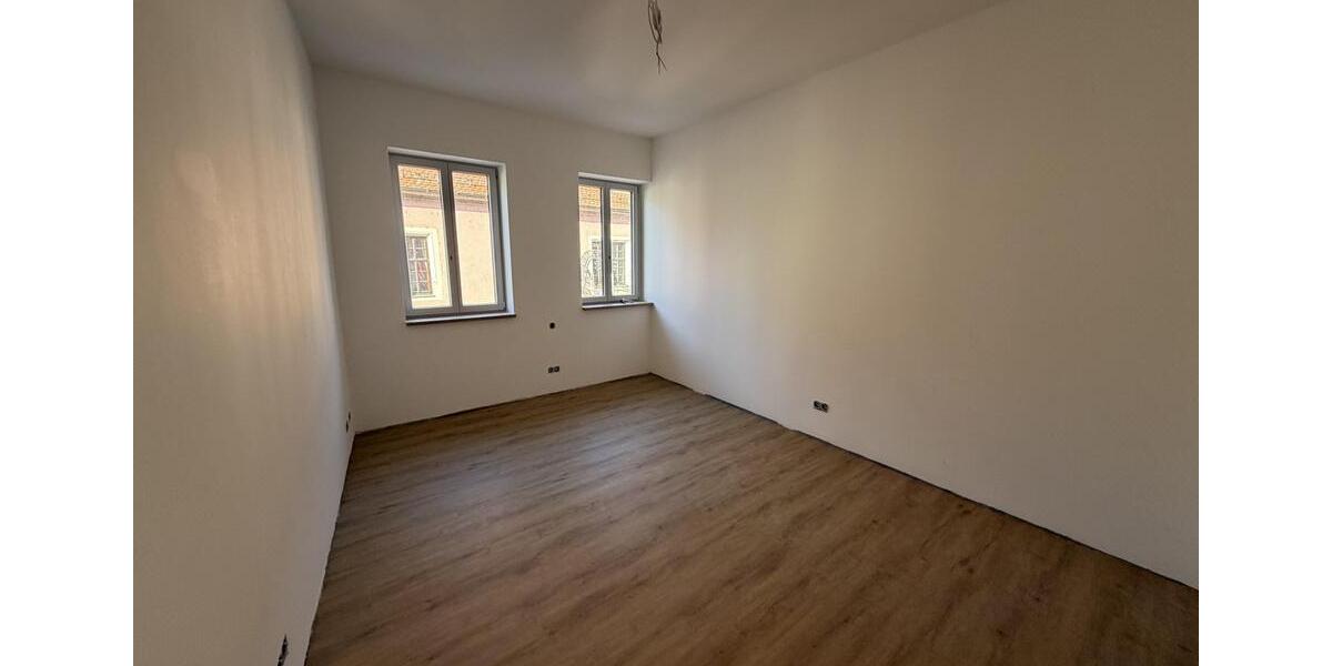 Etagenwohnung Volkach - 3 Zimmer, 100 m&sup2;, 1.200&euro; | Angebot:25405678