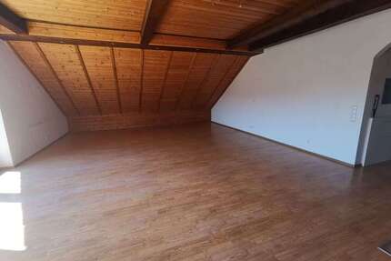 Wohnung zum Mieten in Gambach 690 € 107 m²
