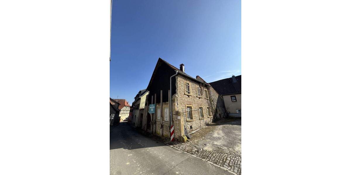 Einfamilienhaus Dettelbach - 6 Zimmer, 248 m&sup2;, 125.000&euro; | Angebot:25698504