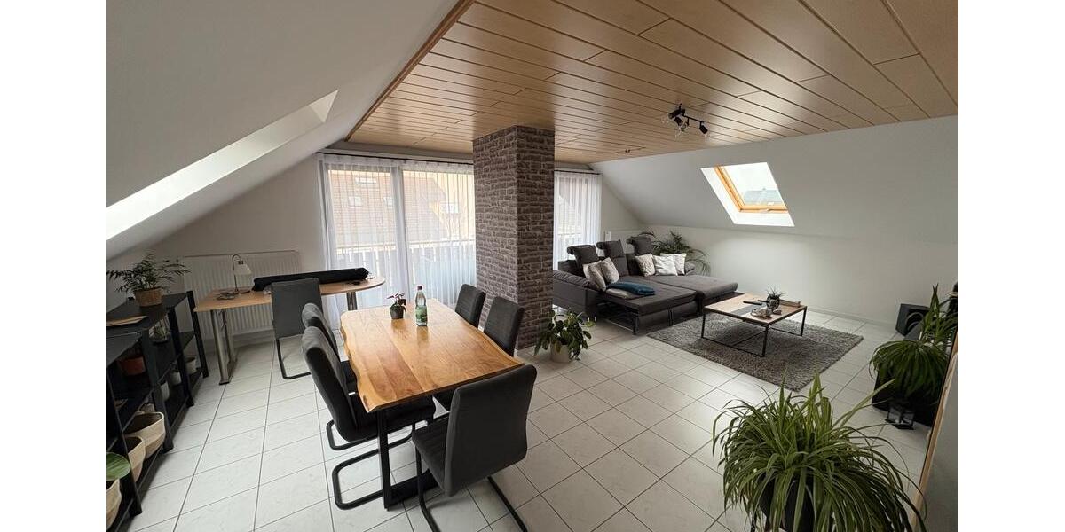 Dachgeschoßwohnung Himmelstadt - 3 Zimmer, 70 m&sup2;, 625&euro; | Angebot:26301816