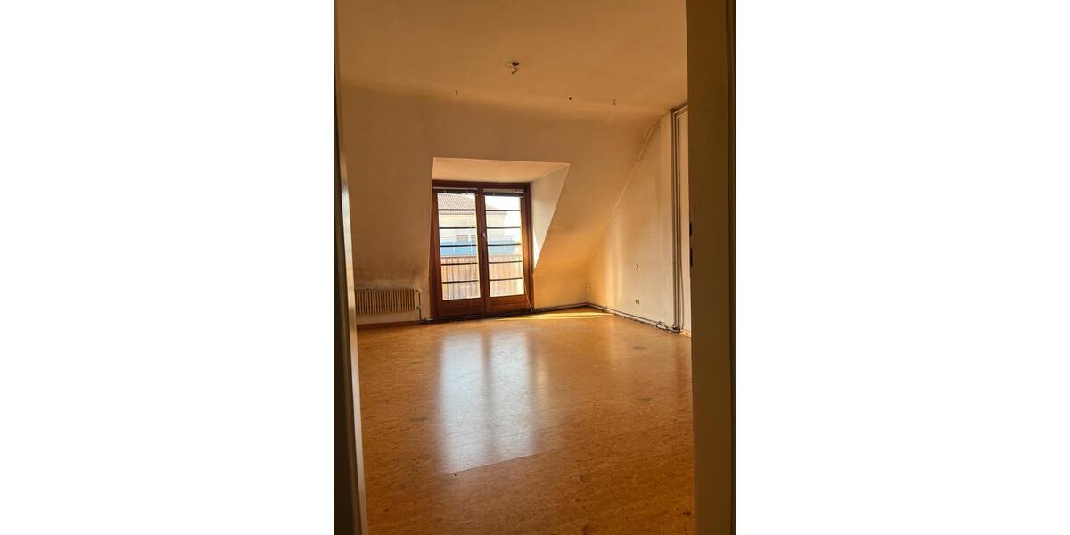 Etagenwohnung Würzburg - 1 Zimmer, 2 m&sup2;, 450&euro; | Angebot:26478213