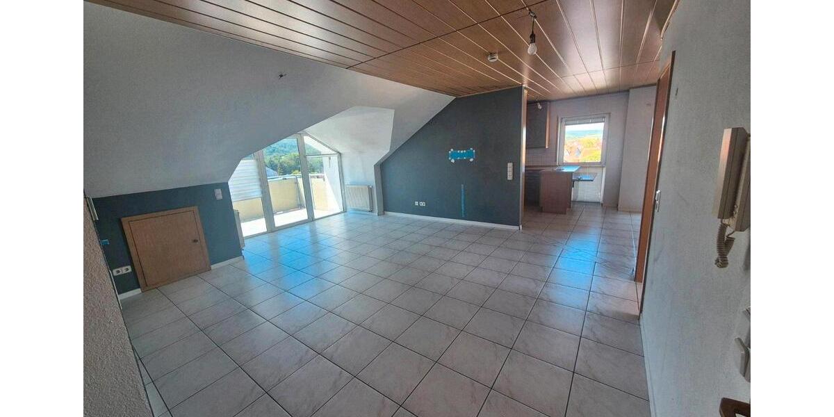 Dachgeschoßwohnung Marktheidenfeld - 2.5 Zimmer, 77 m&sup2;, 240.000&euro; | Angebot:26709545