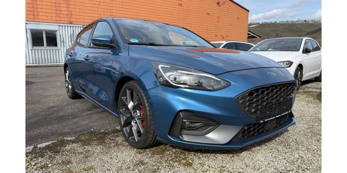 Ford Focus 117.300 km 18.690 &euro; Würzburg 97084