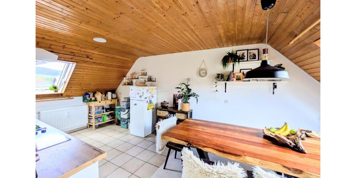 Dachgeschoßwohnung Leinach - 4 Zimmer, 94 m&sup2;, 740&euro; | Angebot:26288323