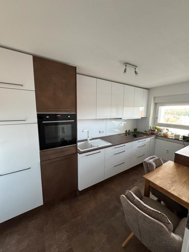 Helle 3-Zimmer-Wohnung mit Balkon und Garage in Rottendorf zimmer