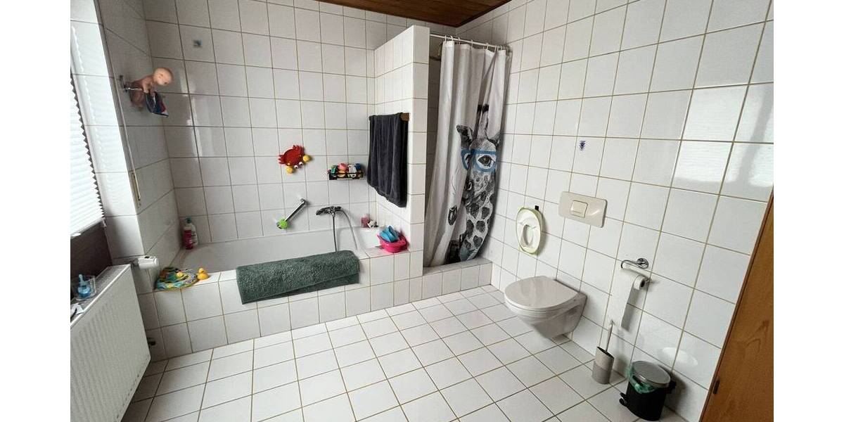 Reihenmittelhaus Tauberbischofsheim - 5 Zimmer, 138 m&sup2;, 320.000&euro; | Angebot:26436532