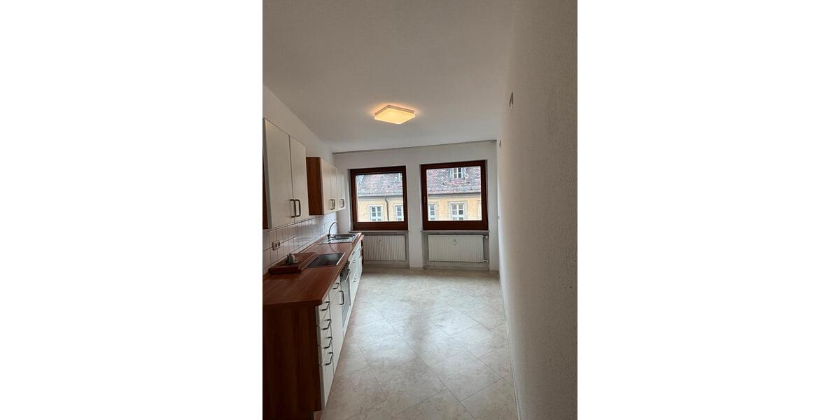 Etagenwohnung Würzburg - 3 Zimmer, 98 m&sup2;, 1.372&euro; | Angebot:26269102