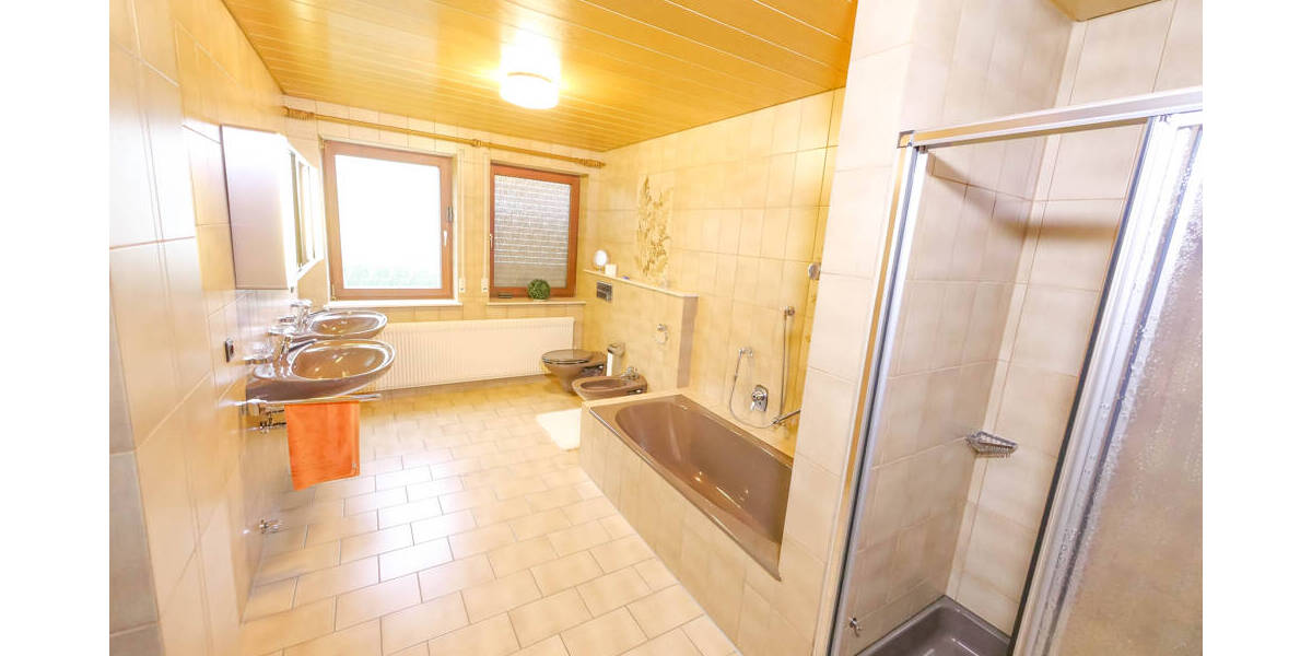 Einfamilienhaus Neubrunn - 8 Zimmer, 190 m&sup2;, 519.000&euro; | Angebot:26015859