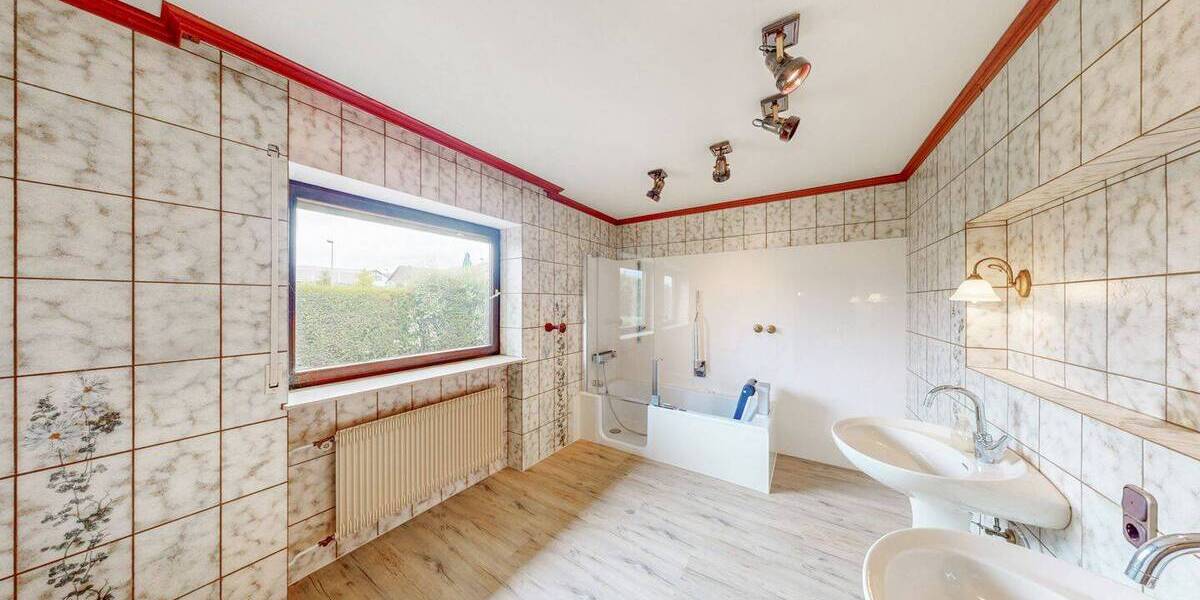 Einfamilienhaus Karlstadt - 9 Zimmer, 192 m&sup2;, 560.000&euro; | Angebot:25997016