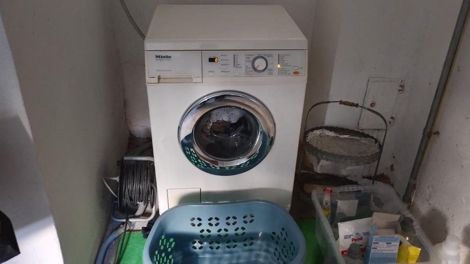 Dachgeschoßwohnung Würzburg Dürrbachau - 1 Zimmer, 16 m&sup2;, 265&euro; | Angebot:26022271