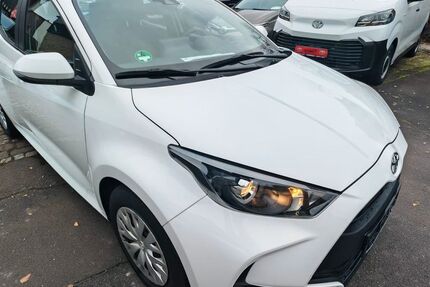 Toyota Yaris 25.700 km 14.900 &euro; Sommerach 97334