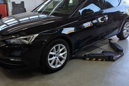 Seat Leon 92.500 km 16.980 &euro; Würzburg 97076