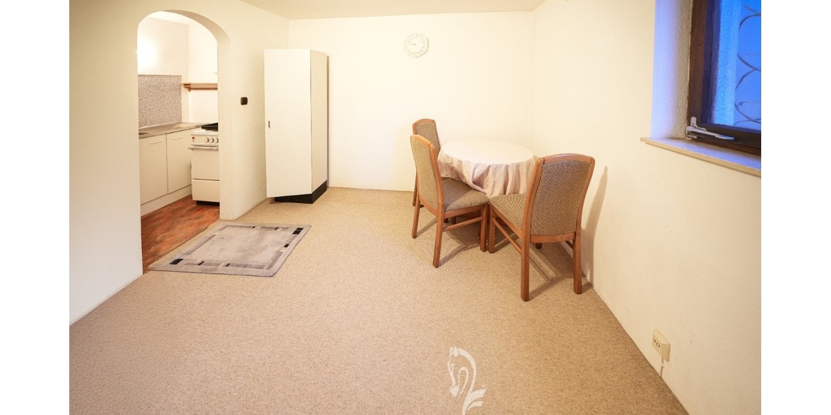 Zwei- bis Dreiparteienhaus in zentraler Lage mit Einliegerwohnung und Ausbaupotenzial im DG - Zweifamilienhaus Zell am Main | Angebot:26652819