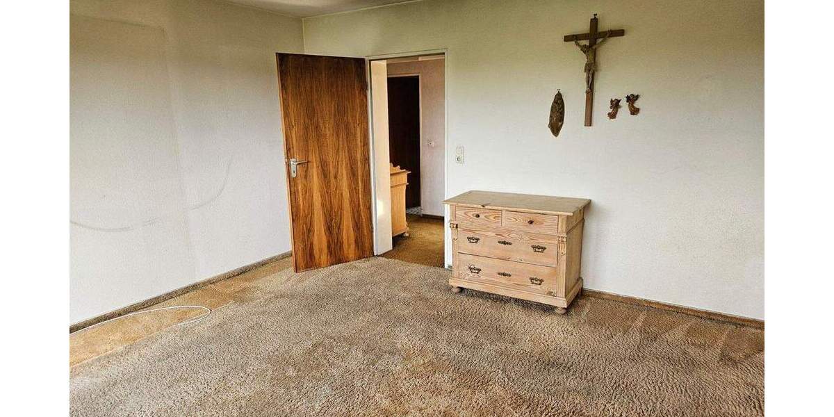 Einfamilienhaus Ochsenfurt - 8 Zimmer, 196 m&sup2;, 698.000&euro; | Angebot:25698650