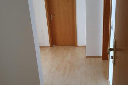 Helle 2 Zimmerwohnung mit Balkon u. Garage in Rimpar 2 zimmer
