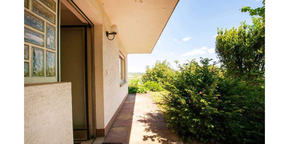 **RESERVIERT** Traumhafte Aussicht auf die Stadt - Architektenhaus Obere Zellerau 7 zimmer