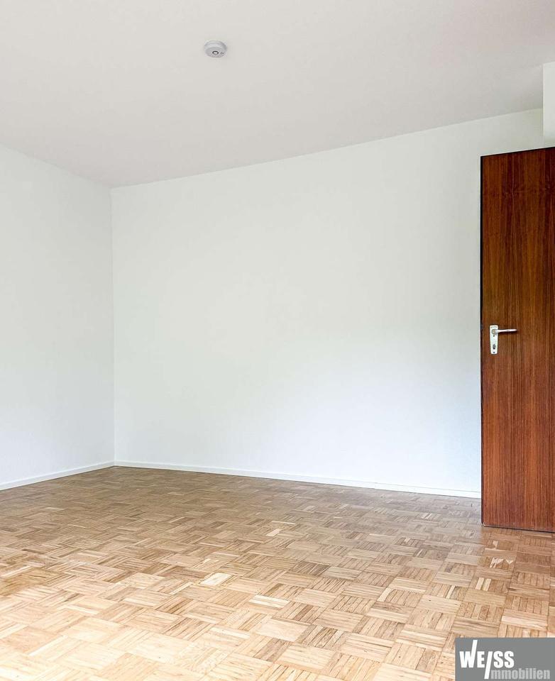 Renovierte 4-Zimmer Whg. mit Balkon, Garage und Stellplatz in der Dürrbachau zimmer