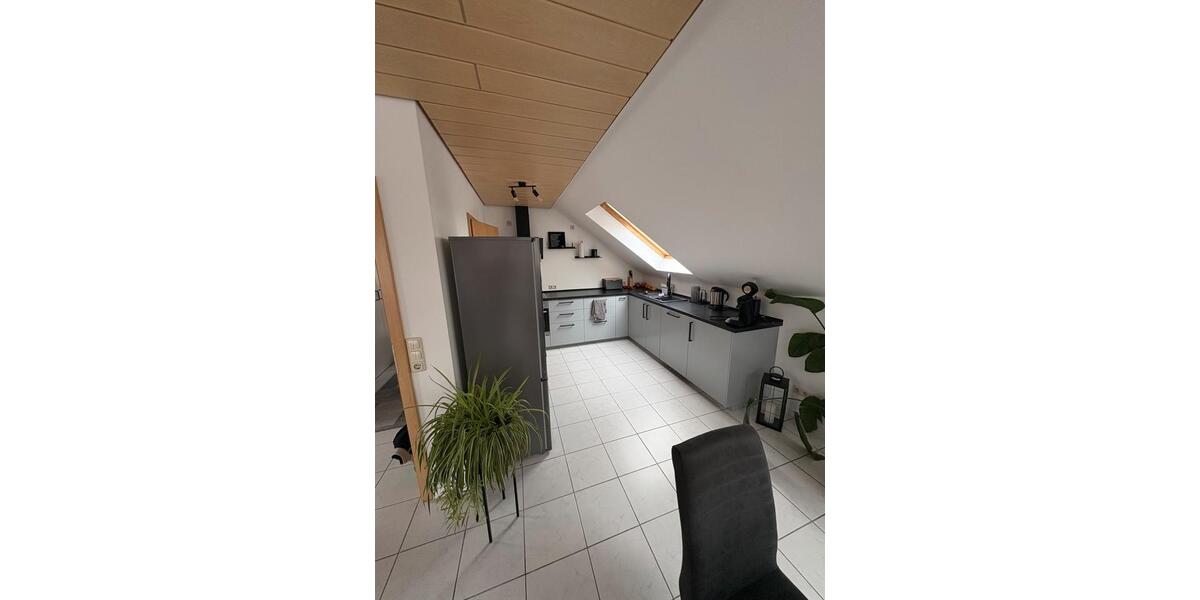 Dachgeschoßwohnung Himmelstadt - 3 Zimmer, 70 m&sup2;, 625&euro; | Angebot:26301816