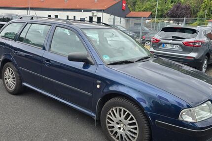 Skoda Octavia 300.000 km 1.200 &euro; Randersacker 97236