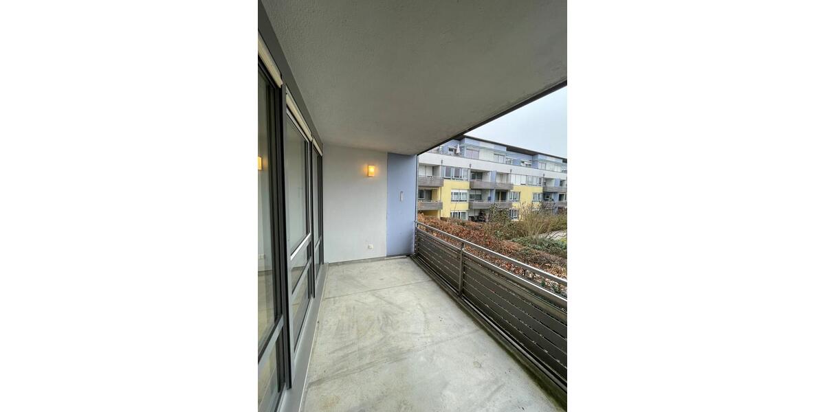 Attraktive 3-Zi.-Whg. mit Balkon in ruhiger Lage von Veitshöchh. 3 zimmer