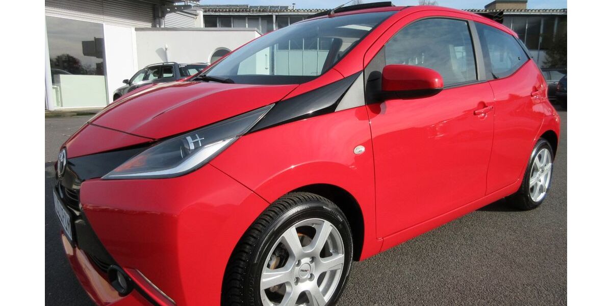 Toyota Aygo (X) 92.650 km 7.495 € Tauberbischofsheim 97941