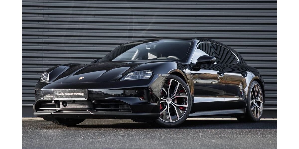 Porsche Taycan 17.900 km 119.890 € Estenfeld 97230