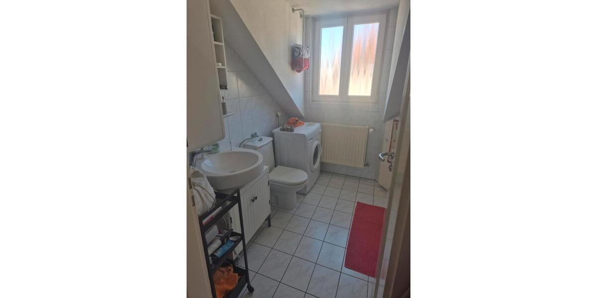 Dachgeschoßwohnung Würzburg Sanderau - 3 Zimmer, 62 m&sup2;, 855&euro; | Angebot:26489937