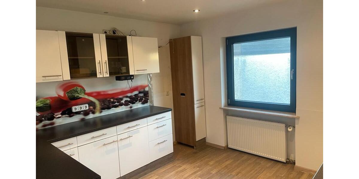 7 Zi. Haus Bungalow mit Einliegerwohnung und PV-Anlager 7 zimmer