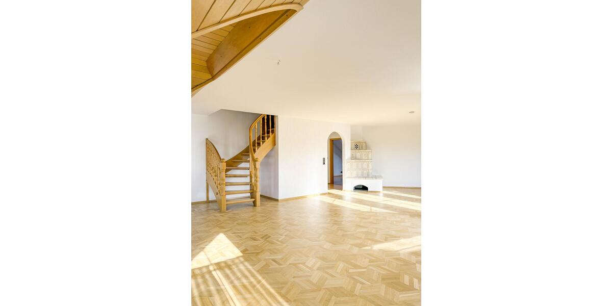 Dachgeschoßwohnung Würzburg Lengfeld - 3 Zimmer, 117 m&sup2;, 1.290&euro; | Angebot:25960436