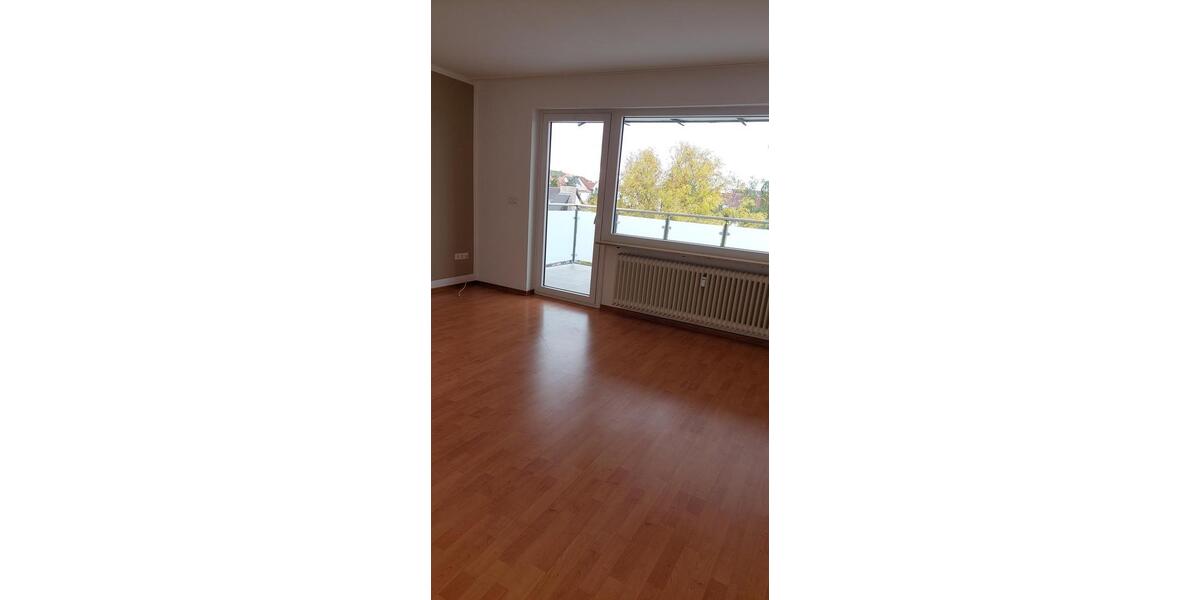 Etagenwohnung Waldbüttelbrunn - 3 Zimmer, 81 m&sup2;, 1.100&euro; | Angebot:24468762