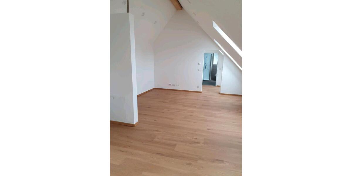 Etagenwohnung Volkach - 4 Zimmer, 94 m&sup2;, 790&euro; | Angebot:26440986