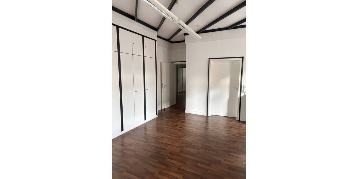 Gewerbeobjekt Kitzingen - 1 Zimmer, 374 m&sup2;, 2.500&euro; | Angebot:20968004