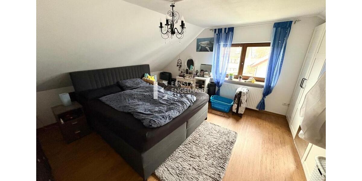 Etagenwohnung Veitshöchheim - 4.5 Zimmer, 125 m&sup2;, 1.320&euro; | Angebot:25540040