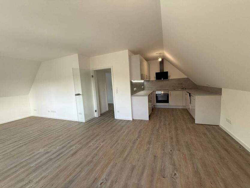 Frisch sanierte 2-Zimmer-Dachgeschosswohnung mit EBK in Versbach...! 2 zimmer