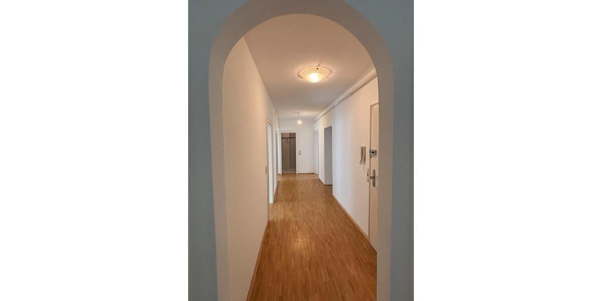 Etagenwohnung Würzburg - 3 Zimmer, 98 m&sup2;, 1.372&euro; | Angebot:26269102