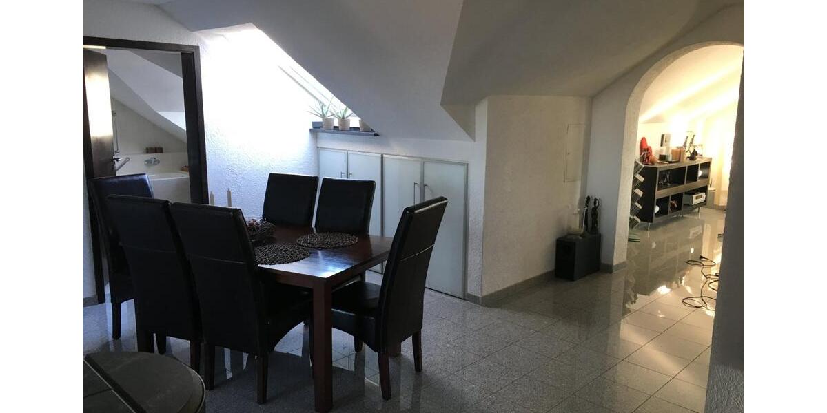Dachgeschoßwohnung Kolitzheim - 5 Zimmer, 110 m&sup2;, 880&euro; | Angebot:24884524