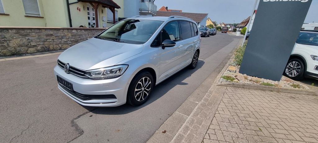 VW Touran 107.700 km 21.990 &euro; Stammheim 97509