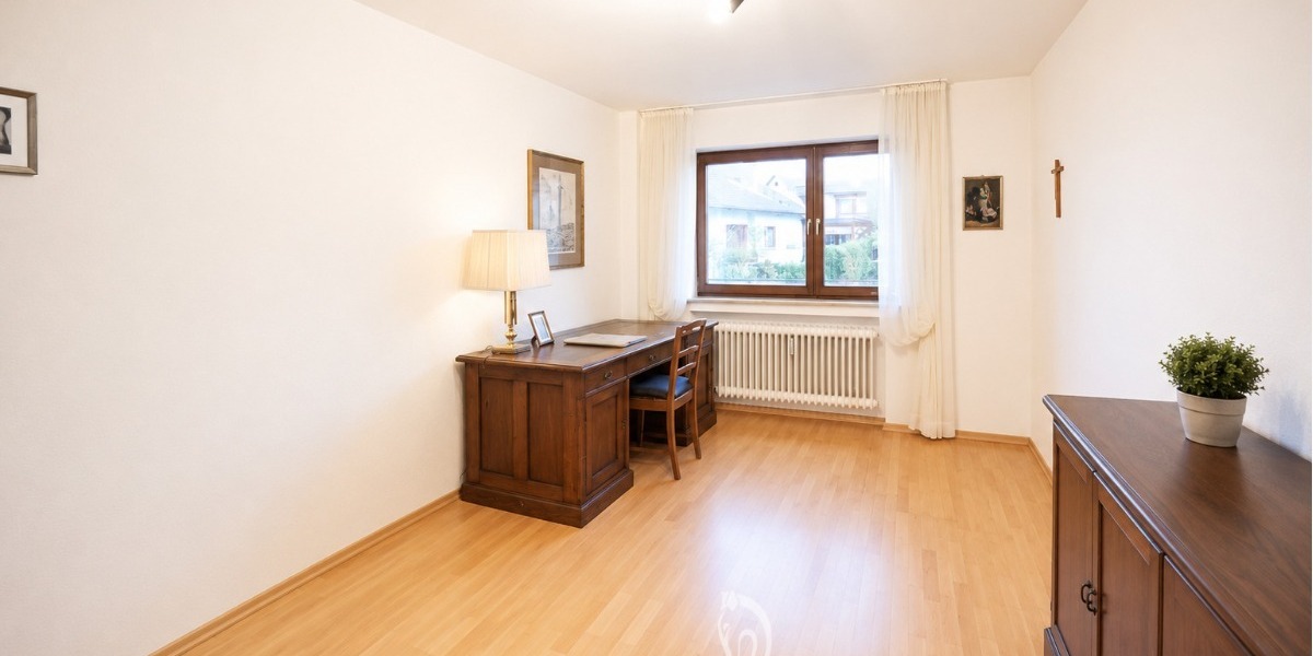 Großzügiges Zwei- bis Dreifamilienhaus mit Garten, ausgebautem Untergeschoss und Ausbaupotenzial. - Zweifamilienhaus Zell am Main | Angebot:26876421