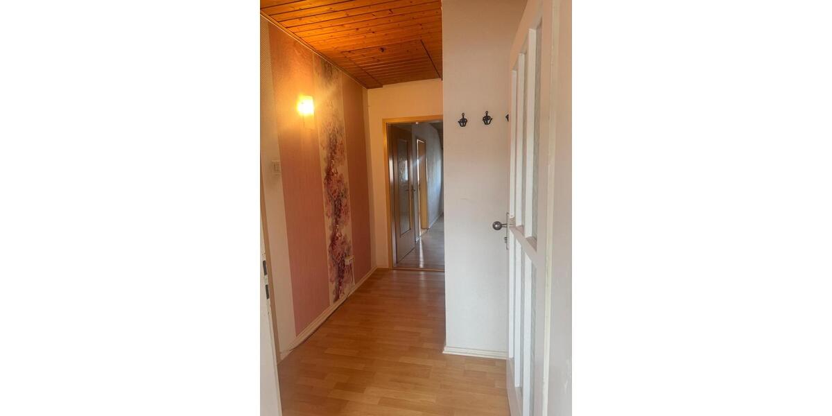 Dachgeschoßwohnung Kitzingen - 2 Zimmer, 63 m&sup2;, 500&euro; | Angebot:25257451