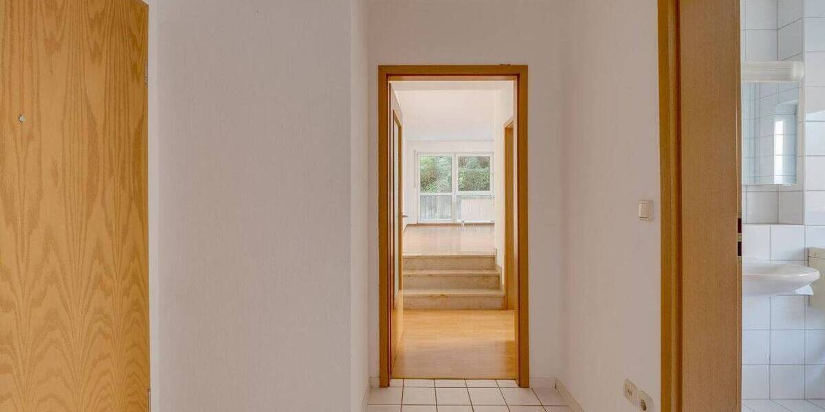 Etagenwohnung Höchberg - 2 Zimmer, 61 m&sup2;, 720&euro; | Angebot:26108134