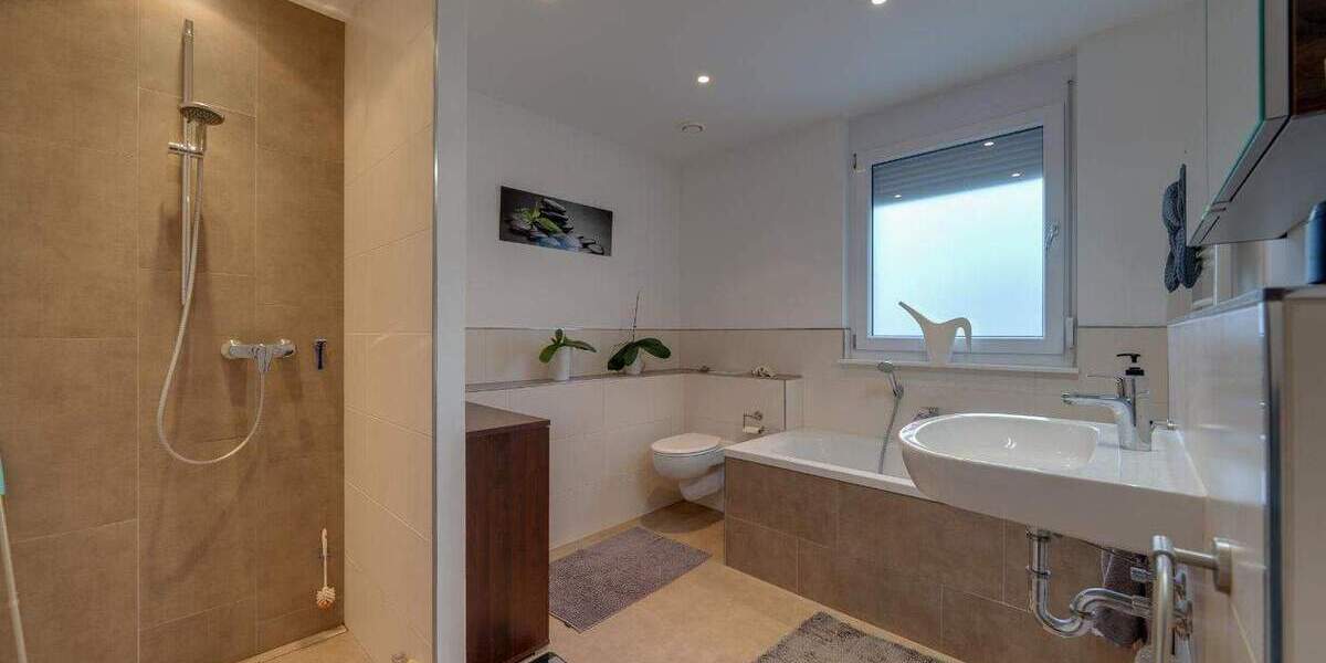 Doppelhaushälfte Zell am Main - 5 Zimmer, 145 m&sup2;, 640.000&euro; | Angebot:25747371