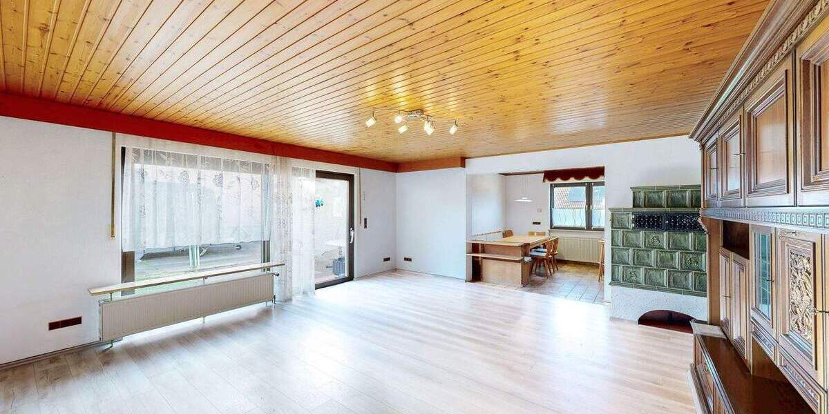 Mehrfamilienhaus, Wohnhaus Waldbüttelbrunn - 7 Zimmer, 164 m&sup2;, 380.000&euro; | Angebot:26016142